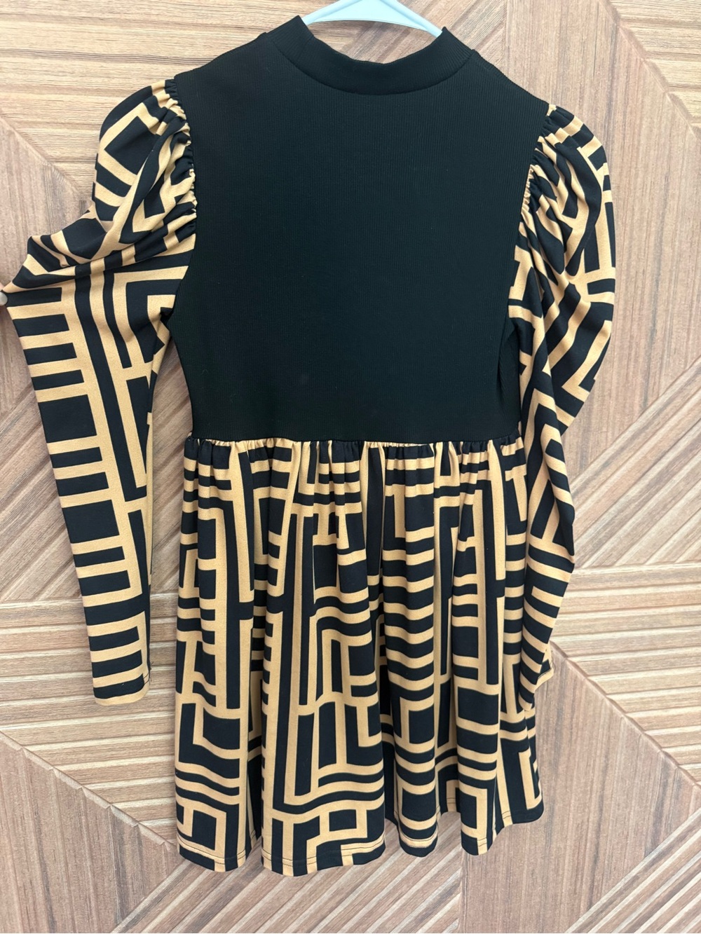 SHEIN Black and Tan Geometric Puff-Sleeve Dress